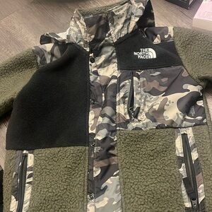 Boys north face fleece.